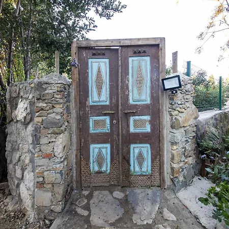 Invigorating Surrounded By Nature In בית נופש גומושלוק